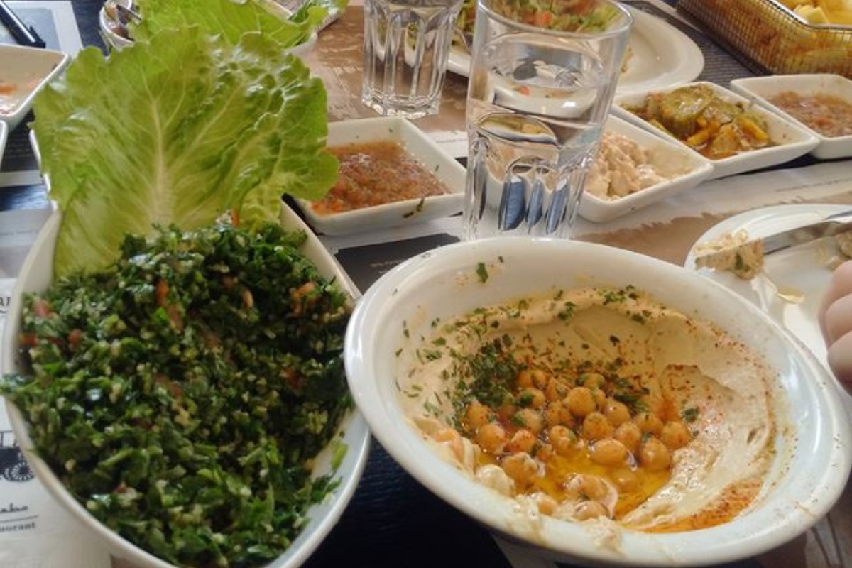 Trong các bữa ăn của người Do Thái không kết hợp các món thịt và sữa