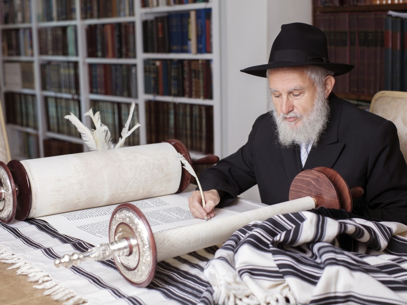 Hình ảnh Rabbi đang nghiên cứu