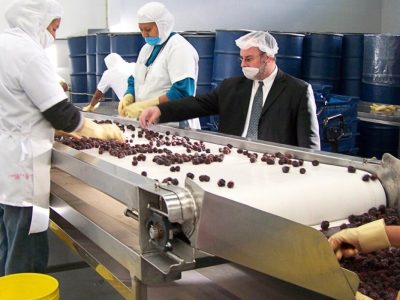 Giám sát kosher không chỉ việc thẩm định hồ sơ mà còn sự hiện diện